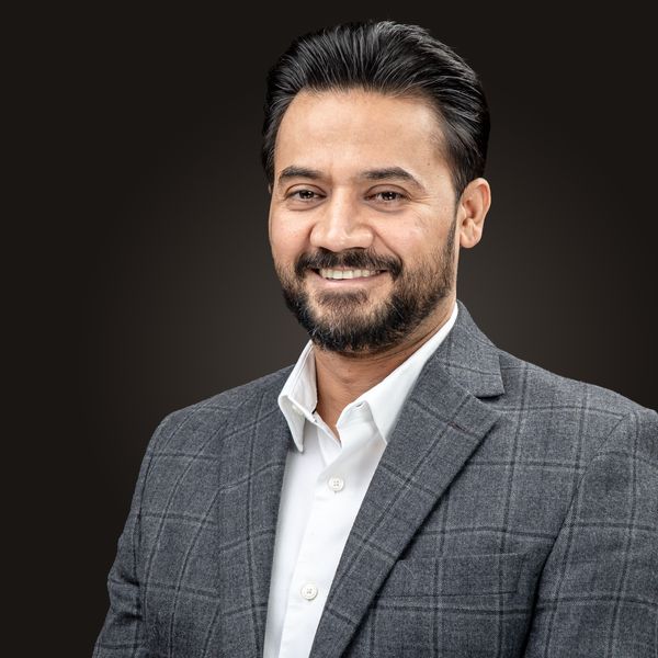 Indervir Sandhu, Associate